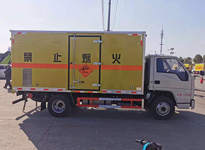 市中爆破器材运输车