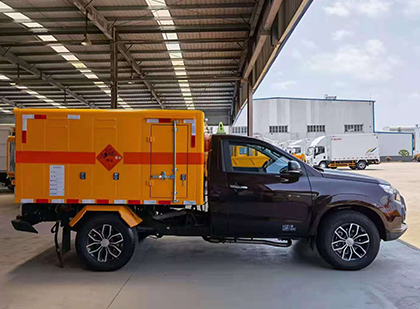 市中爆破器材运输车